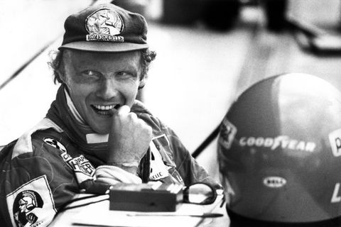 Niki Lauda 1977 während des Vortrainigs auf dem Hockenheimring für den Großen Preis von Deutschland.