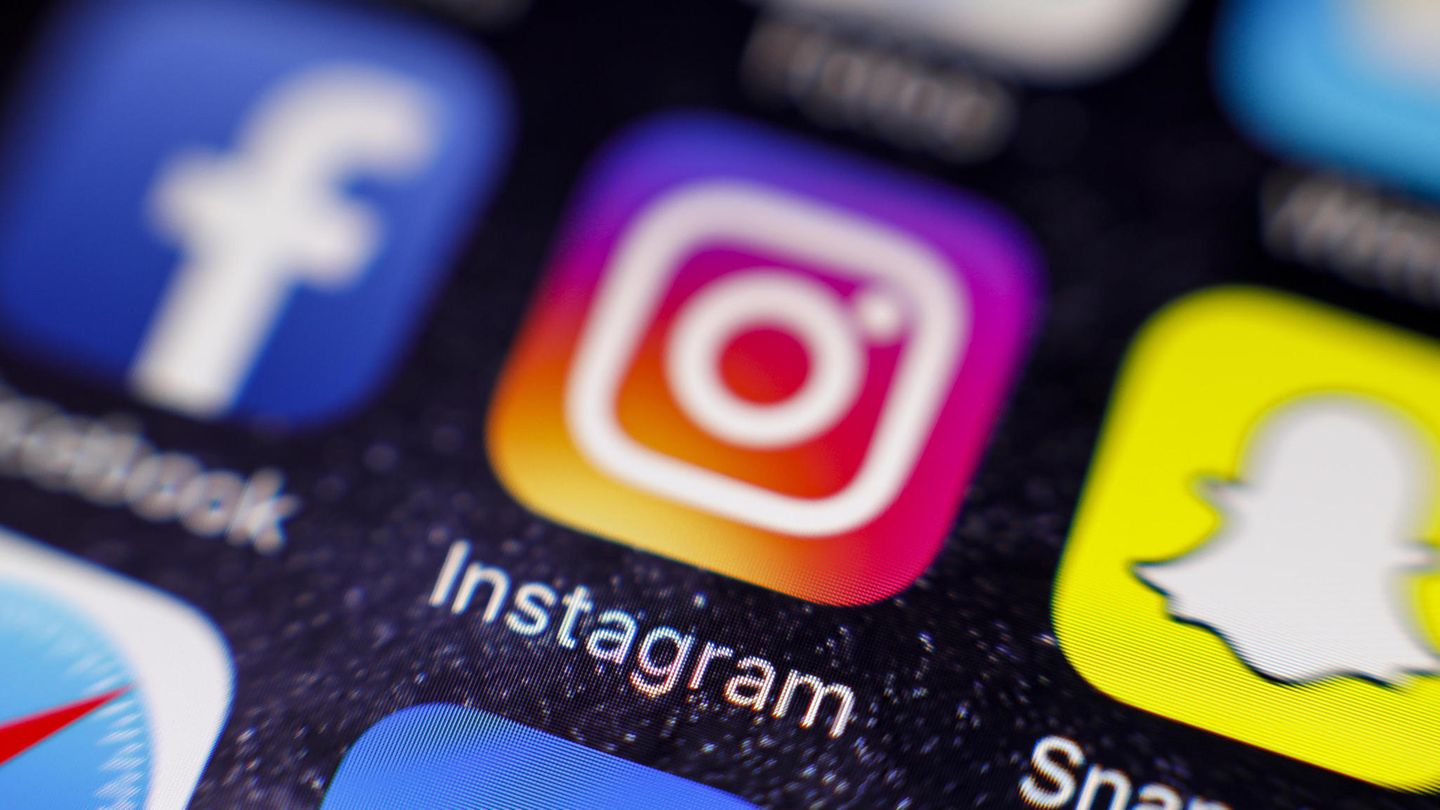 Instagram Logo