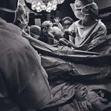 Jennifer Mosher: "Morgen kommt mein Baby. Es wird süchtig geboren werden"  Jennifer Mosher, 33, bemerkte ihre Schwangerschaft erst im vierten Monat. Sie kam mit Methadon vom Heroin los. "Zu wissen, dass meine Tochter Entzugserscheinungen haben wird, Schmerz fühlen wird, und das wegen meiner Handlungen, ist schrecklich“, sagt sie.