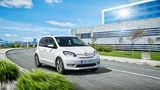 Der Skoda Citigo e iV ist am geschlossenen Kühlergrill zu erkennen