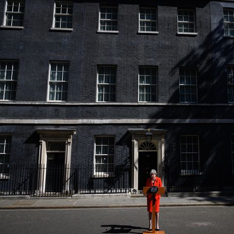 Theresa May bei ihrem Statement am Freitag. Ihr Rückzug war erwartet worden - aber er fiel ihr sichtlich schwer.
