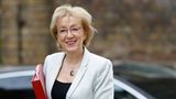 Andrea Leadsom lächelt