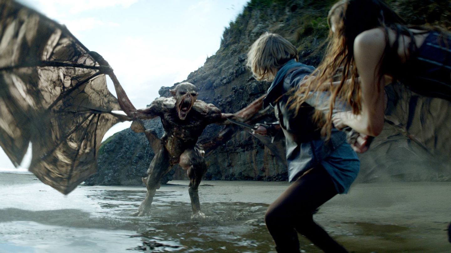"Die Shannara-Chroniken" (2016 - 2017)  Eine GoT-Alternative für ein junges Publikum. MTV hat eine altehrwürdige Fantasys-Serie  Teenager-Sage neu verfilmt. Motto: Instagram meets Mittelalter. Ganz überzeugend ist das nicht, aber die außerordentlich hübschen Darsteller sind einfach lecker anzusehen. Hier wird geschmachtet und jugendfrei geliebt, dass es ein Freude ist.   Game of Thrones Faktor  Drachen