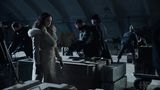 "His Dark Materials" (2019)  HBO und BBC haben gemeinsam die Fantasy-Trilogie "His Dark Materials" von Philip Pullman verfilmt. Wenn der Trailer nicht zu viel verspricht, wird die Serie weit gruseliger als GoT.  Worum geht es: Die Bücher spielen in einer alternativen Welt, in der die Seelen der Menschen andere Formen annehmen können, auch die von Dämonen. Die Bücher begleiten die 12-jährigen Lyra und ihre Mutter bei ihrer Reise durch diese Welten.  Game of Thrones Faktor   Spannung  Grusel