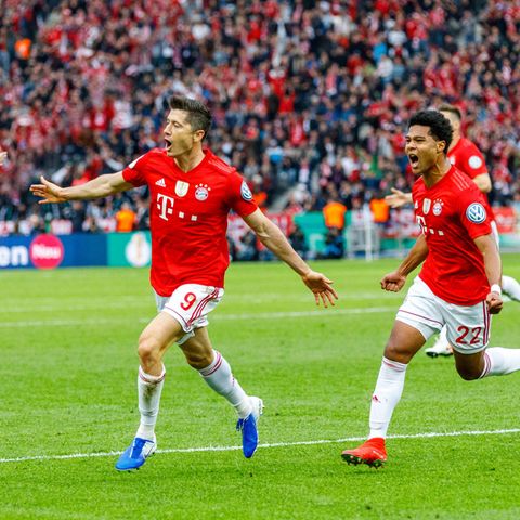 Robert Lewandowski (Mitte) erzielte nach rund 30 Minuten die Führung für den FC Bayern München