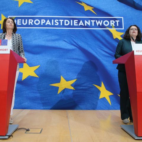 SPD-Spitzenkandidatin Katarina Barley und Parteichefin Andrea Nahles nach der Europwahl 2019