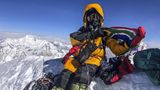 Die Südafrikanerin Saray Khumalo hat im vierten Anlauf den Gipfel des Mount Everest am 16. Mai erreicht: Die 47-Jährige ist die erste Afrikanerin auf dem Dach der Welt.