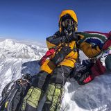 Die Südafrikanerin Saray Khumalo hat im vierten Anlauf den Gipfel des Mount Everest am 16. Mai erreicht: Die 47-Jährige ist die erste Afrikanerin auf dem Dach der Welt.