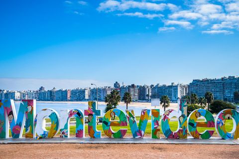 Montevideo, die Hauptstadt Uruguays mit 1,3 Millionen Einwohnern liegt am Wasser 