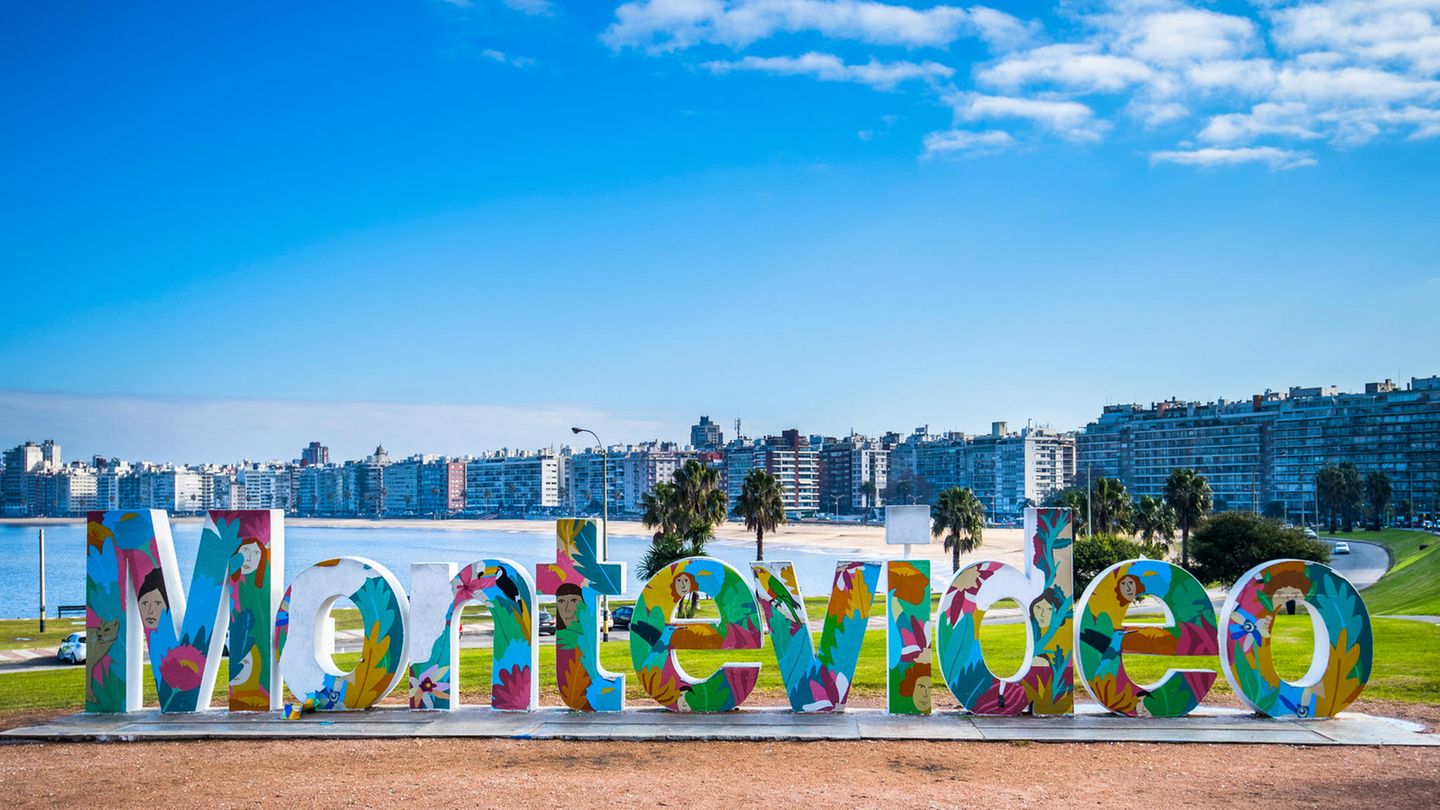 Montevideo, die Hauptstadt Uruguays mit 1,3 Millionen Einwohnern liegt am Wasser 