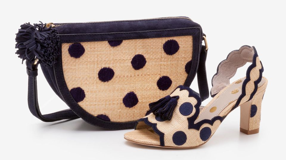Schuhe und Tasche aus Raffia