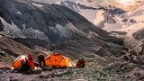 Aufbau des Lagers auf der Guanacos-Route am Aconcagua