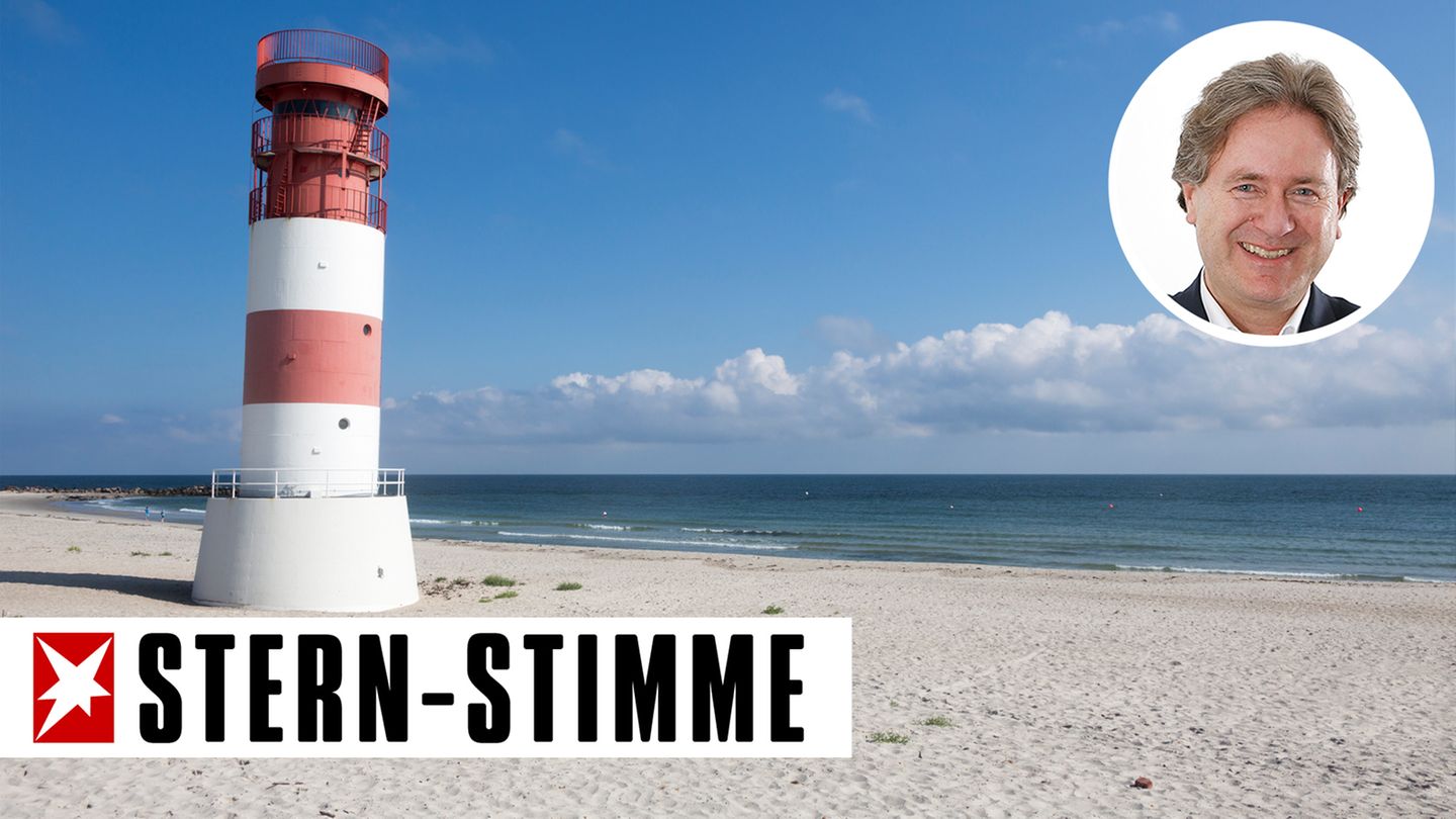 Leuchtturm auf der Helgoländer Düne, die Nordseeinsel war die Heimat von James Krüss