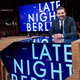 Klaas Heufer-Umlauf ist inzwischen auch solo als Talkmaster erfolgreich: Seit 2018 moderiert er seine Show "Late Night Berlin" mit wechselnden Gästen und lustigen Spielen
