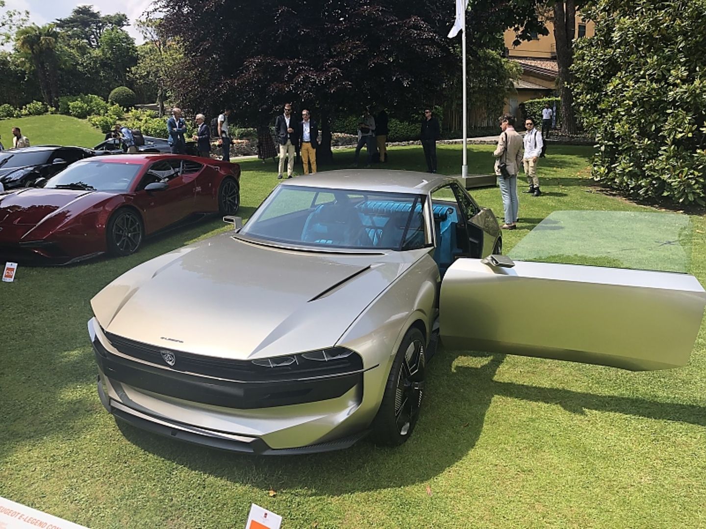 Peugeot e Legend