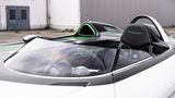 Nur ein kleiner Windabweiser schützt den Fahrer