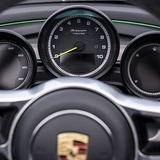 Das Cockpit ist dem des Porsche 918 Spyder nachempfunden