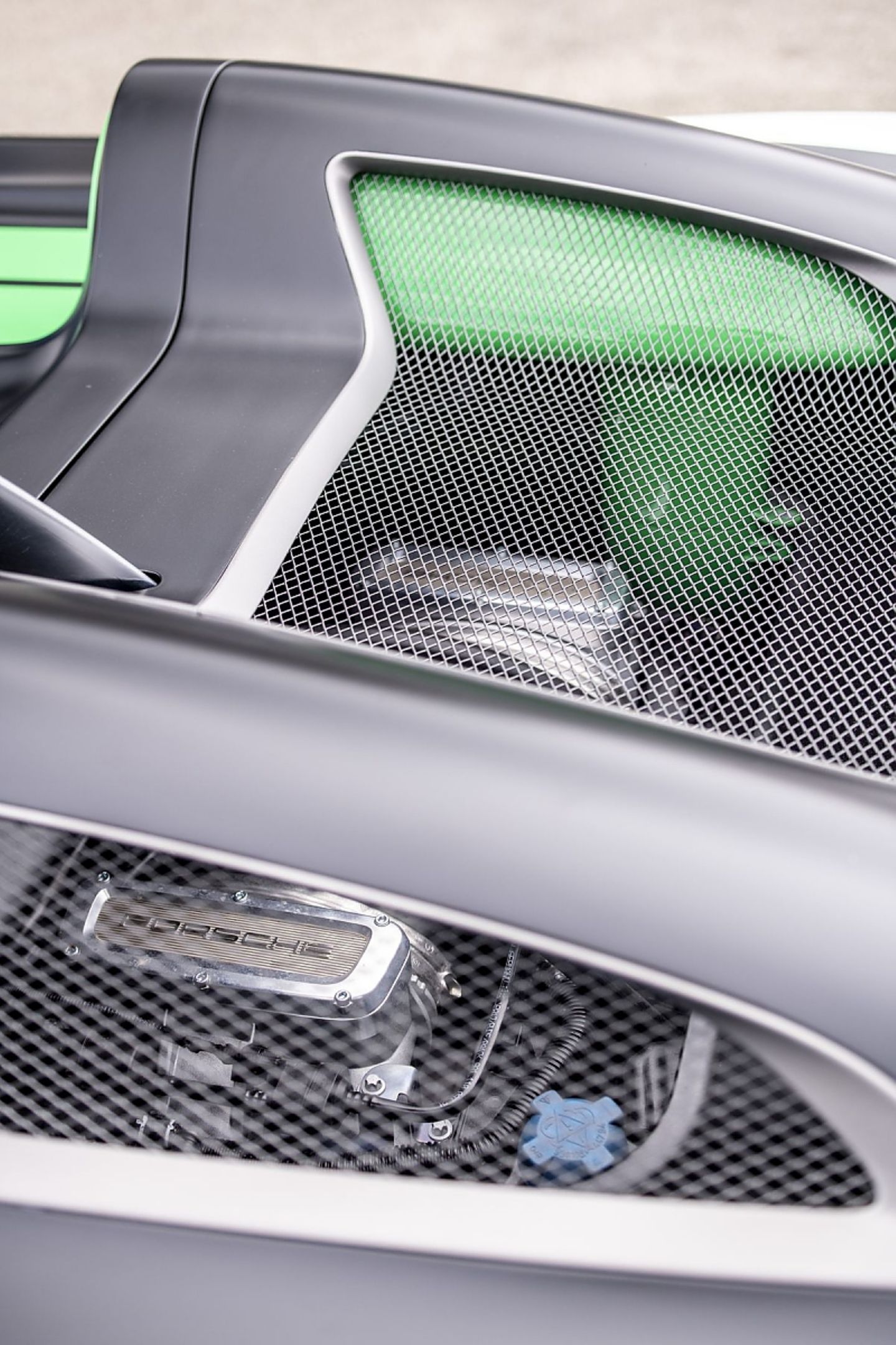 Der 289 kW / 393 PS starke Sechszylinder Boxer stammt aus dem Cayman GT4.
