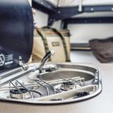 Neben einem Herd sind auch eine Innen- und eine Außendusche vorhanden.