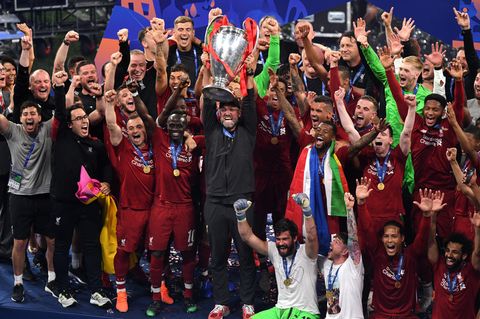 Krönung eines Trainerlebens: Jürgen Klopp stemmt in der Nacht von Madrid den Henkelpott in die Höhe