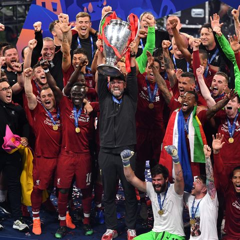 Krönung eines Trainerlebens: Jürgen Klopp stemmt in der Nacht von Madrid den Henkelpott in die Höhe