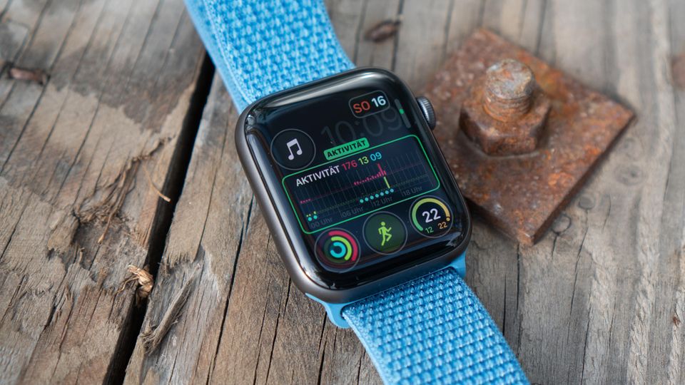 Gesundheits-Geräte wie die Apple Watch könnten eines Tages noch bedeutender sein als das iphone, glaubt Tim Cook.