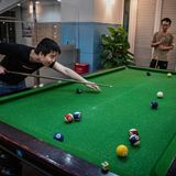 Hinter den Kulissen: Auch für Freizeit ist gesorgt. Ganz im Stil der US-Vorbilder hat auch Huawei die Zentrale mit einigen Unterhaltungs-Angeboten ausgestattet. So bunt wie bei Google ist es allerdings nicht.