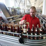 Im sächsischen Wilthen wird die Abfüllung von Asbach Uralt geprüft. Der Konzern Hardenberg-Wilthen entstand 1992 durch die Übernahme der Brennerei in Sachsen. Hardenberg (aus Nörthen-Hardenberg) wurde 1700 gegründet und befindet sich im Familienbesitz der Grafen von Hardenberg.