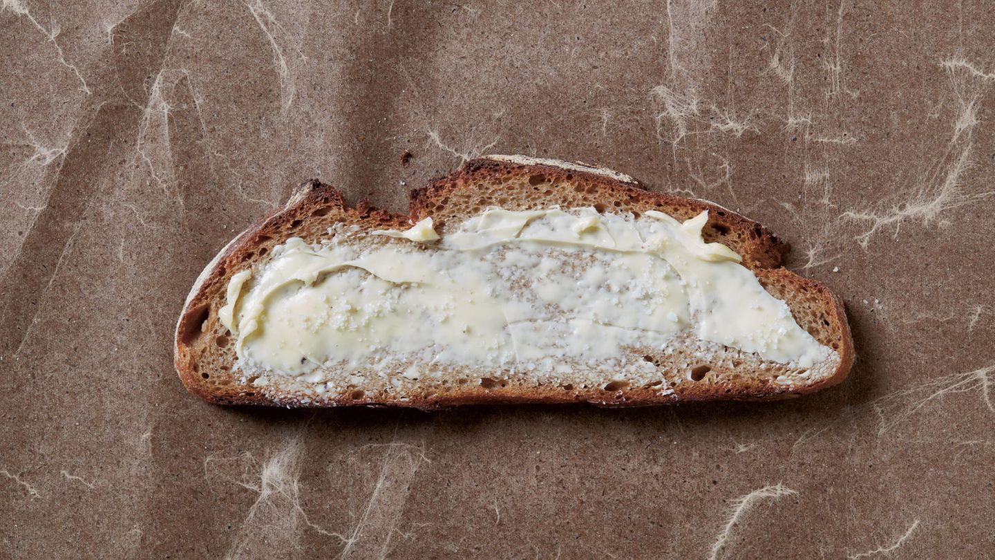 Frank Stöckel, "Brot Butter Salz", 2017. "Sie stehen für mich für Wertschätzung", sagt Stöckel, "und diese ist genau wie die Grundnahrungsmittel notwendig, um uns zu ernähren." Seine Botschaft: "Fehlt eines, reicht das andere allein nicht aus! Wertschätzung war immer Thema und bleibt es auch!"