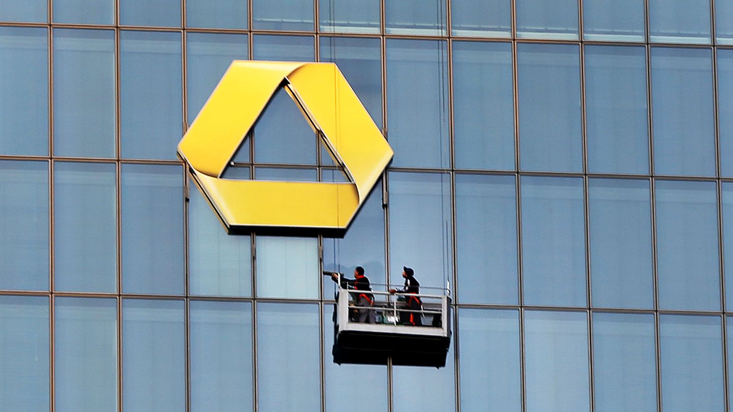 Banking: Die Commerzbank kämpfte in der Nacht vom Sonntag in den Montag mit IT-Problemen
