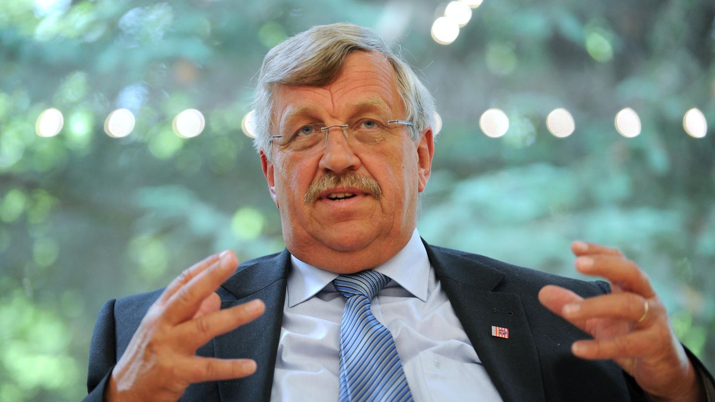 Wer den Kasseler Regierungspräsident Walter Lübcke (Archivbild von 2012) getötet hat, ist bislang unklar