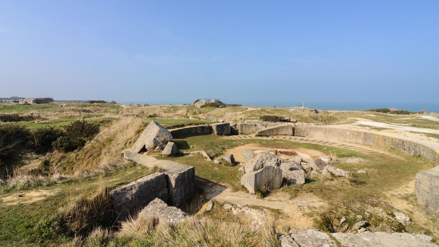Die Klippe ist ein beliebter Ort für Normandie Touren.