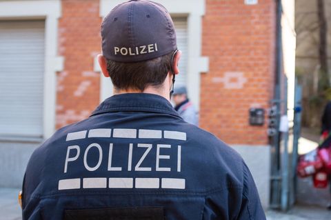 Mehrmals sollen deutsche Polizisten ihren Dienst für private Zwecke missbraucht haben