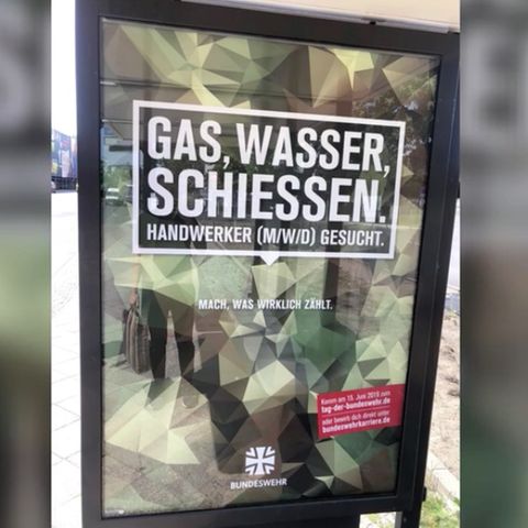 "Gas, Wasser, Schießen.": "Wer gibt das frei?" - Bundeswehr sorgt mit neuen Werbeplakaten für Kritik