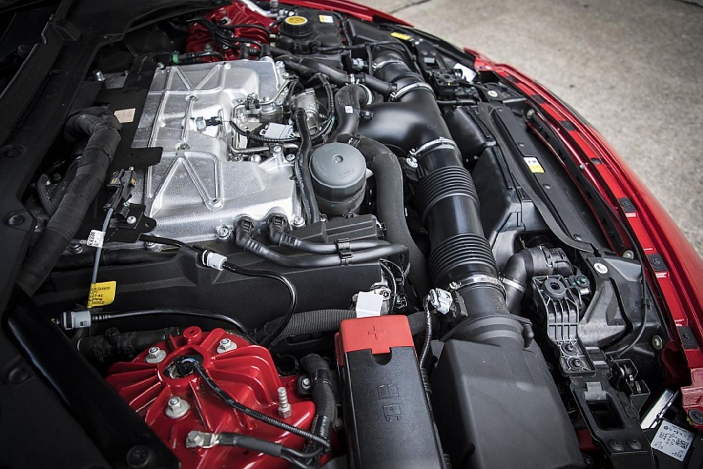 Der V8 im Jaguar XE SV Project 8 leistet 600 PS