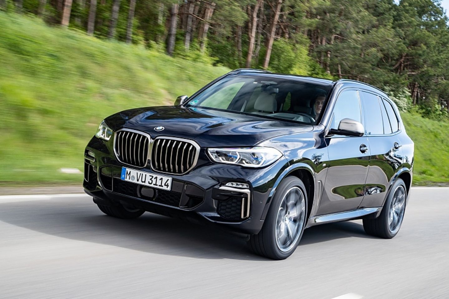 Der BMW X5 M50d kostet mindestens 92.900 Euro