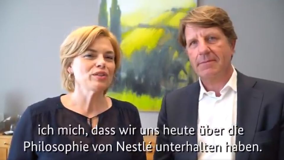 Ernährungsministerin Julia Klöckner und Nestlés Deutschlandchef Marc-Aurel Boersch