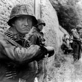 Abgekämpfte Grenadiere der SS.