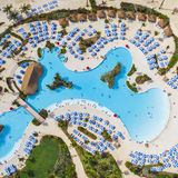 Hauptanziehungspunkt ist die Oasis Lagoon, der angeblich größte Süßwasserpool der Karibik - und mit Unterwasser-Soundsystem ausgestattet.