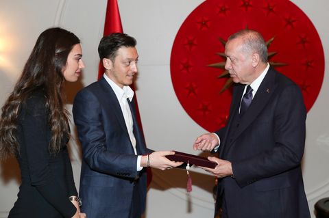 Mesut Özil, Amine Gülse, Recep Tayyip Erdogan