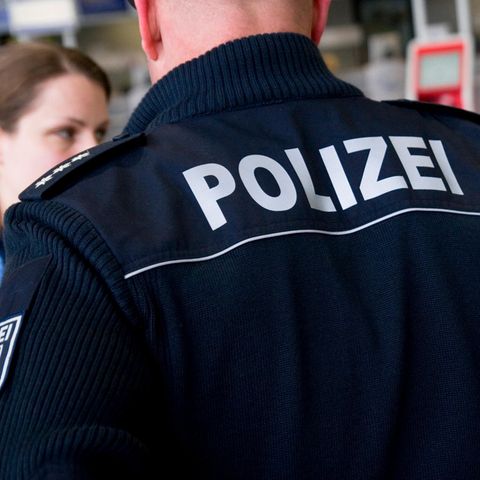 Polizei am Flughafen