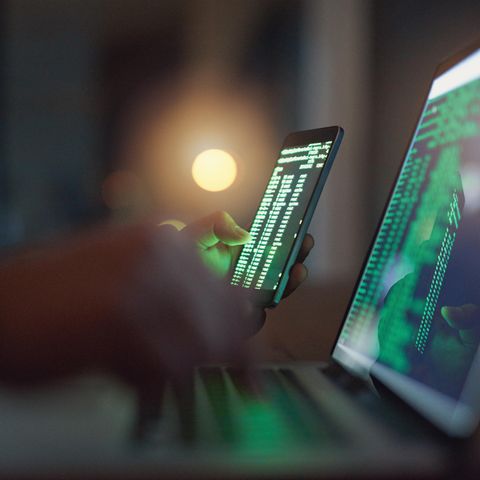 Der Laptop vereinigt die Werkzeuge der sechs größten Cyberattacken (Symbolbild)