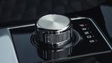 Die Automatik wird im Range Rover Velar SV Autobiography über einen Drehknopf in der Mittelkonsole bedient