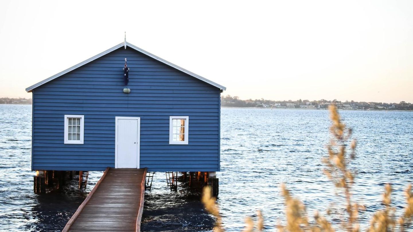"Blue Boat House" in Perth