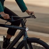 Der nach hinten gezogene Lenker führt zu einer sehr bequemen Sitzposition.