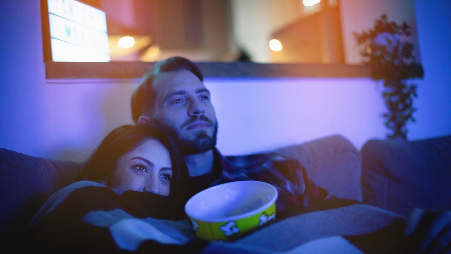 Auf der heimischen Couch machen Filme Spaß