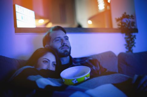 Auf der heimischen Couch machen Filme Spaß