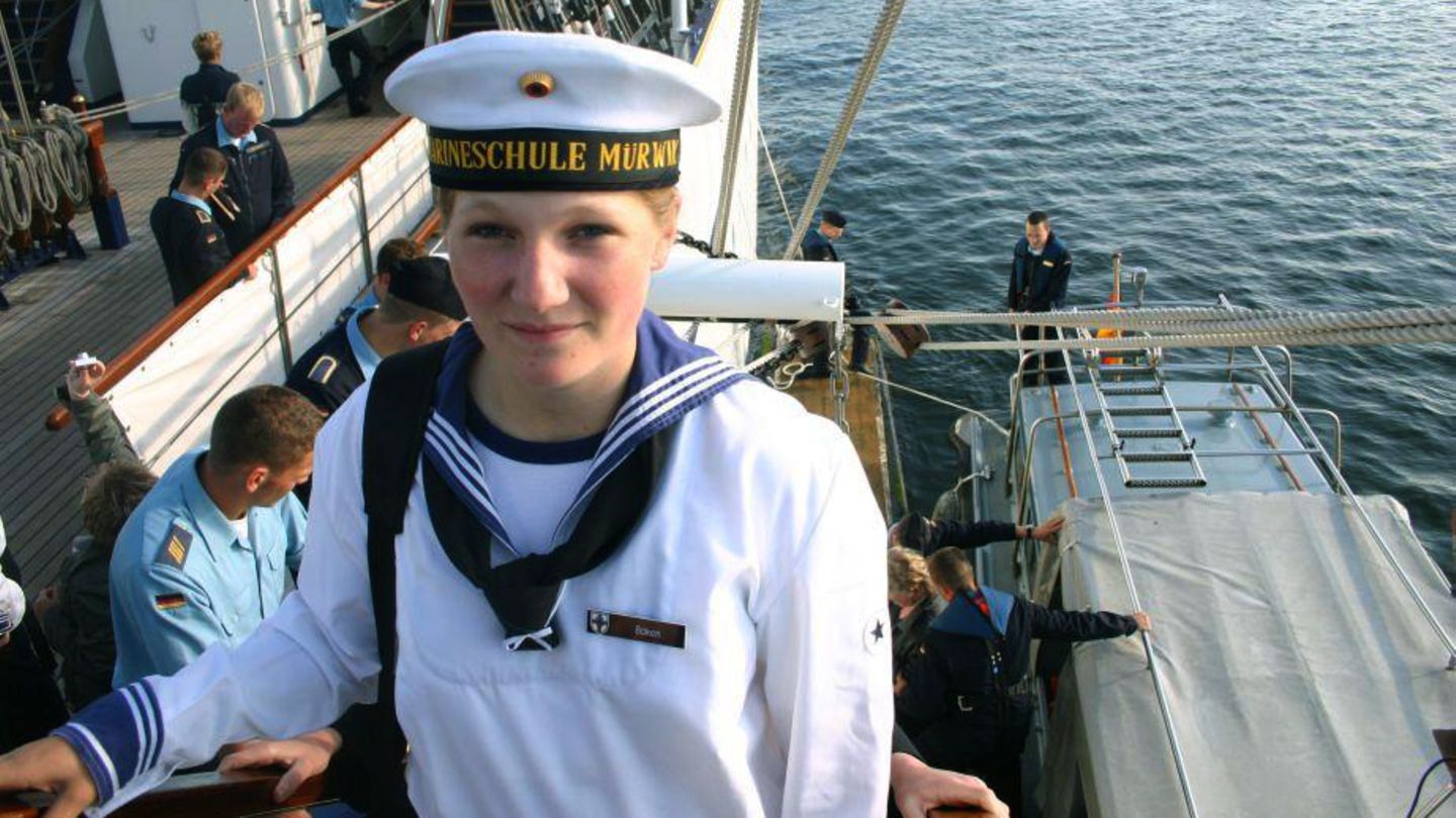Jenny Böken als junge Kadettin auf der Gorch Fock