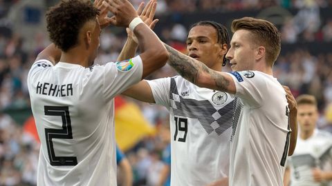  EM-Qualifikation: Deutschlands Thilo Kehrer, Leroy Sane und Torschütze Marco Reus bejubeln das 1:0