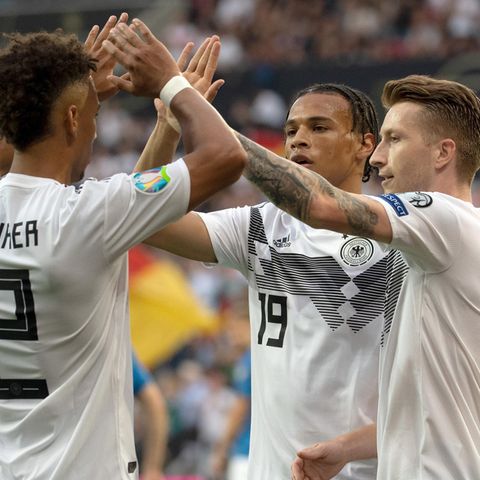  EM-Qualifikation: Deutschlands Thilo Kehrer, Leroy Sane und Torschütze Marco Reus bejubeln das 1:0